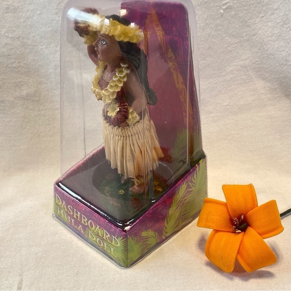 Dashboard hula dancer. Too cute and nostalgic. - Picture 7 of 7